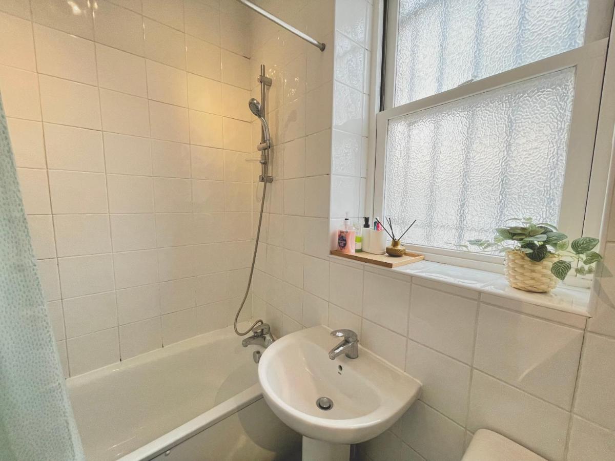 Archway Station Big Bedroom Flat London Exterior photo